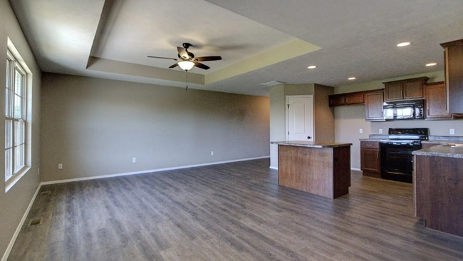 Building Photo - Fenced in 3 Bedroom Duplex in Monte Cristo