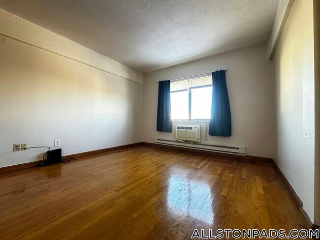 Building Photo - 1110 Commonwealth Ave