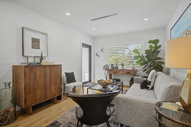 Foto del edificio - 6511 SW 18th St