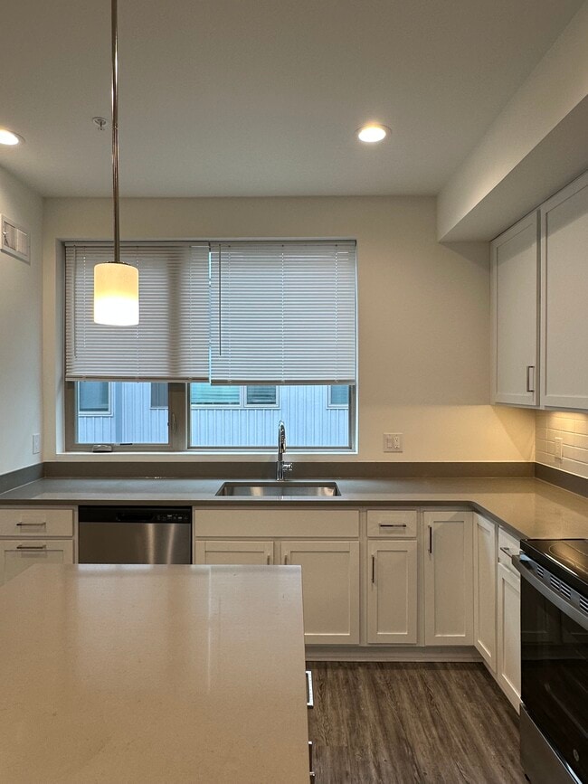 Building Photo - 3002 Birchview Walk