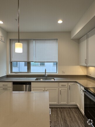 Building Photo - 3002 Birchview Walk