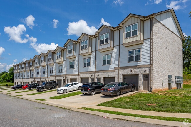 Building Photo - The Villas at Charleston Oaks