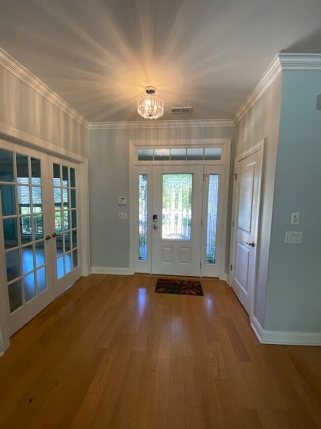Building Photo - Welcome to your dream home in Brunswick Fo...