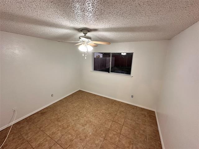 Foto del edificio - 2108 Blossom Ln
