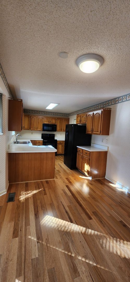 Building Photo - 106 Burrough Ln