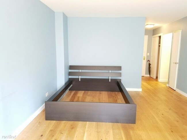 Foto del edificio - 279 E 44th St