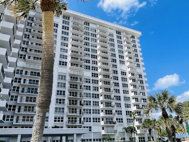 Foto del edificio - 405 N Ocean Blvd