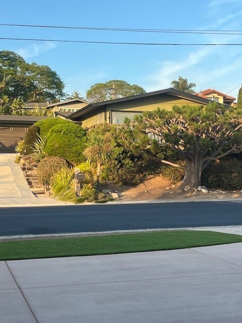 Building Photo - 3332 Donna Dr