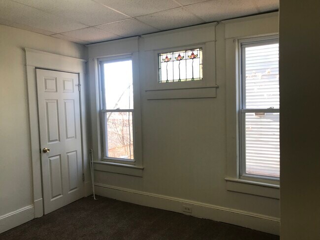 Dormitorio 2 - 732 Harrison Ave