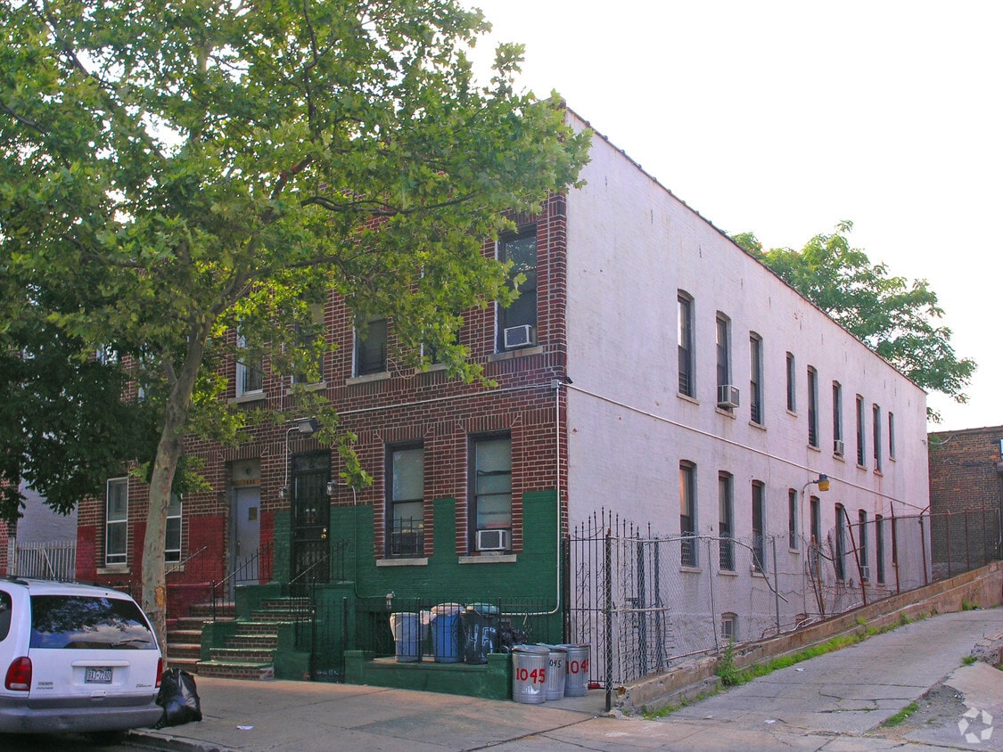 Foto del edificio - 1043 Lowell St