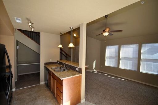 Building Photo - 8743 W Hackamore Dr