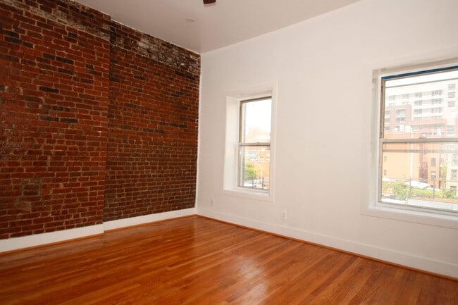 Building Photo - 408 E 119th St