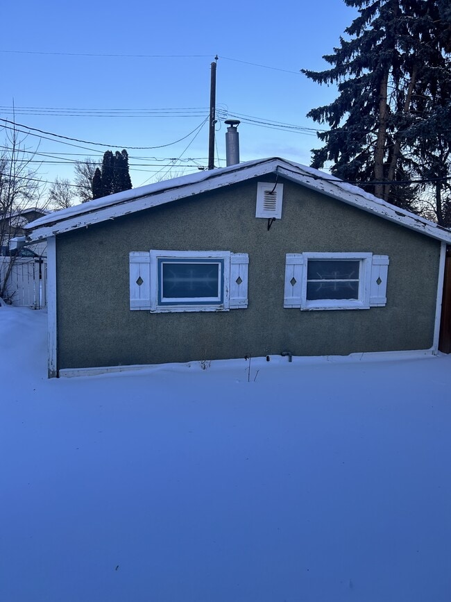 Photo du bâtiment - 16534-16103 103 Ave NW