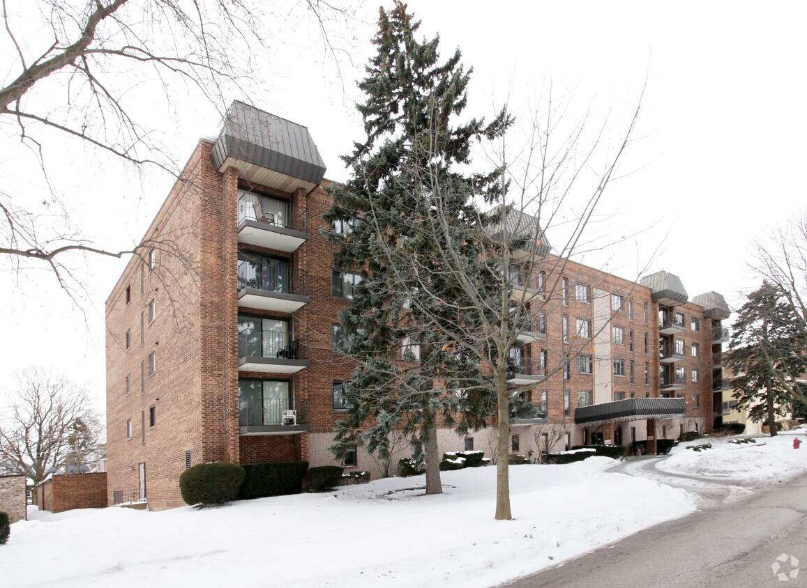 1551 Ashland Ave, Des Plaines, IL 60016 Apartments in Des Plaines, IL