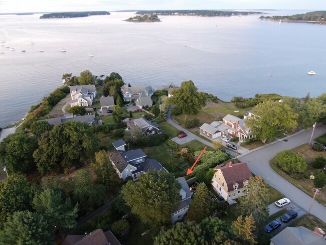 ¡VISTAS AL MAR! Encantadora casa de 3 habitaciones y 1,5 baños en Willard Beach. - 23 Graffam Rd