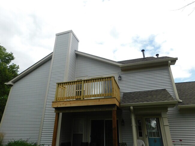 Building Photo - 1060 Stillwater Rd