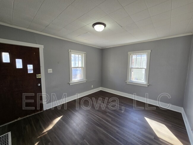 Building Photo - 323 Idaho St