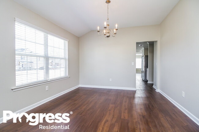 Building Photo - 2820 Windcrest Tr