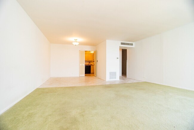 Foto del edificio - 6033 N Sheridan Rd