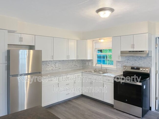 Building Photo - 811 Winnetka Ave