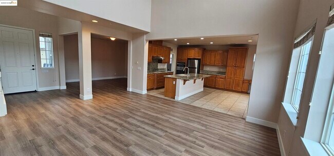 Foto del edificio - 1876 Tarragon Dr