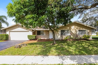 Building Photo - 6801 SW 43rd St
