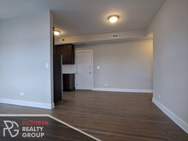 Building Photo - 3401 W Fullerton Ave