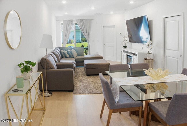 Foto del edificio - 395 Cherry Elm Dr