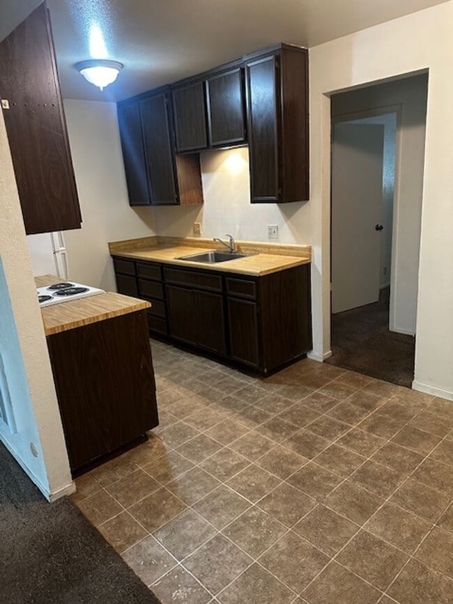 Foto del edificio - Upstairs 1bd/1ba Condo w/ Balcony