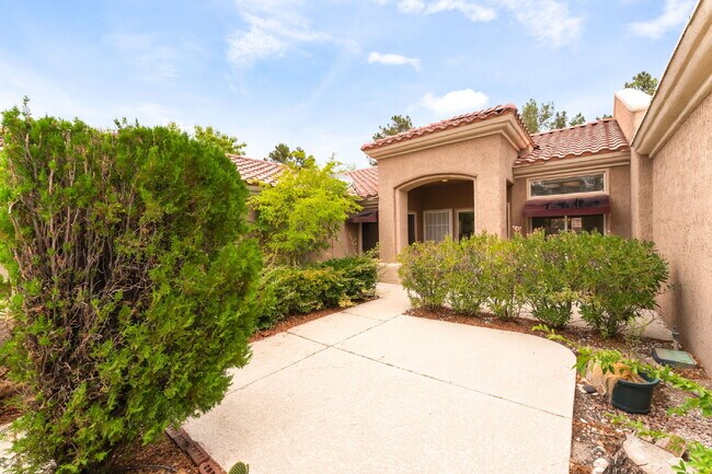 Foto del edificio - Sun City Summerlin 2 bedroom and 2 bathroom in a  55 and older Neighborhood