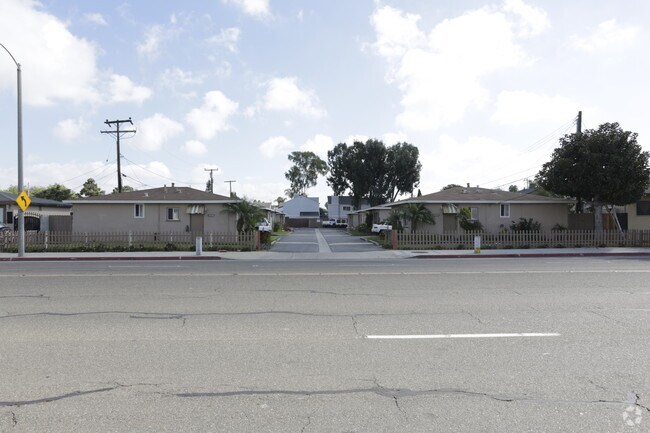 Building Photo - 2272-2278 Placentia Ave