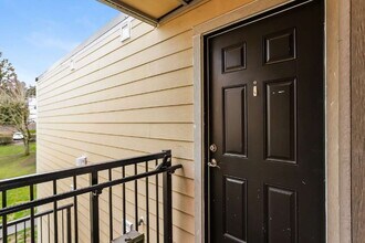 Building Photo - 13011 E Gibson Rd