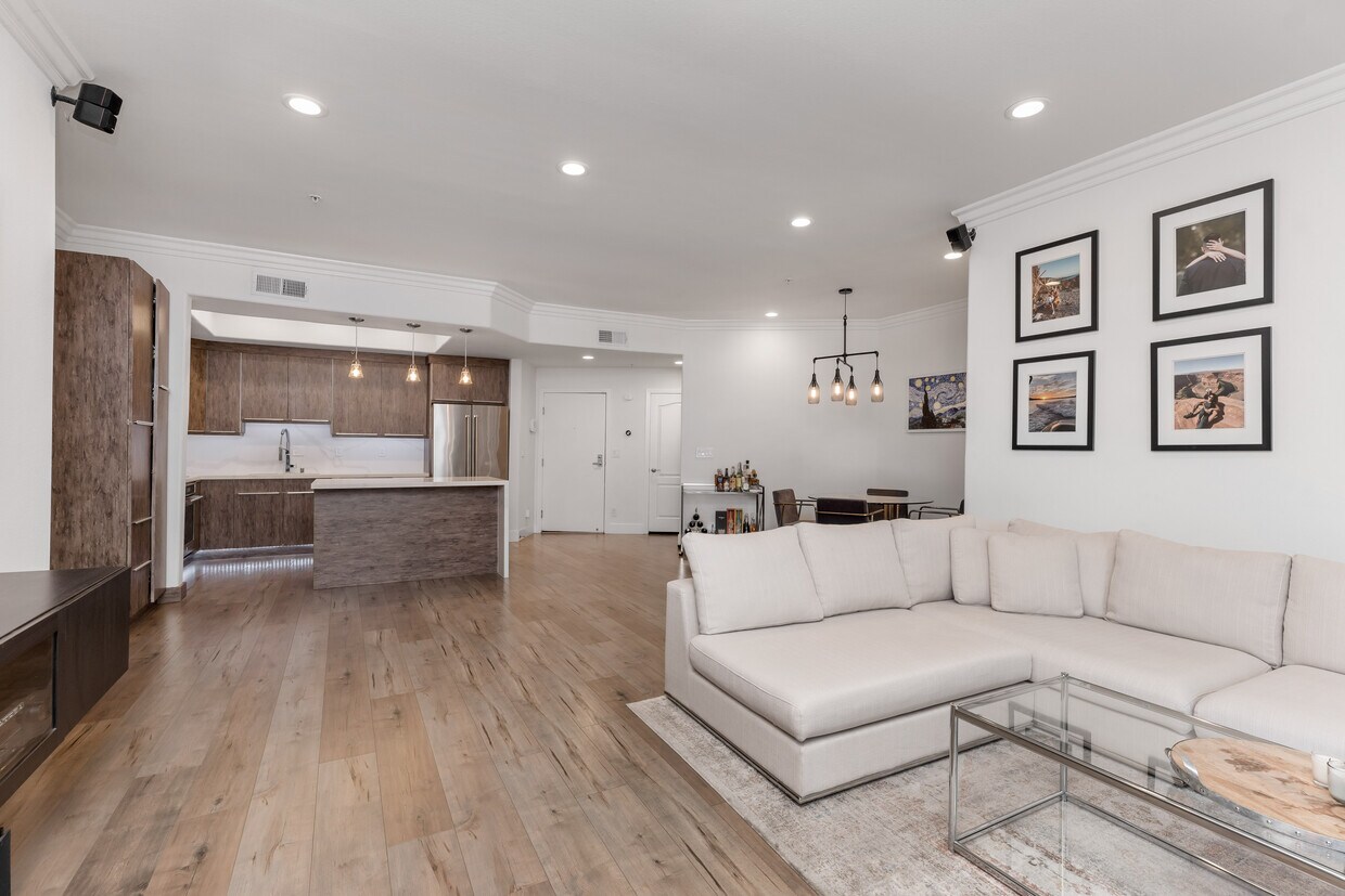 4477 Woodman Ave Unit 112, Sherman Oaks, CA 91423 Condo for Rent in