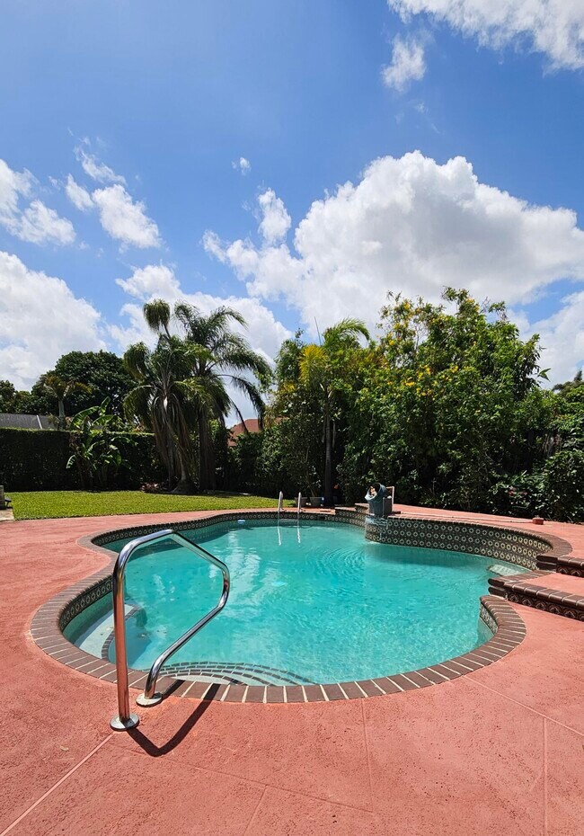 Foto del edificio - 12157 Sycamore Ln