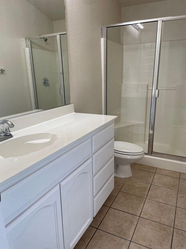 Foto del edificio - 2136 Ingrid Ln