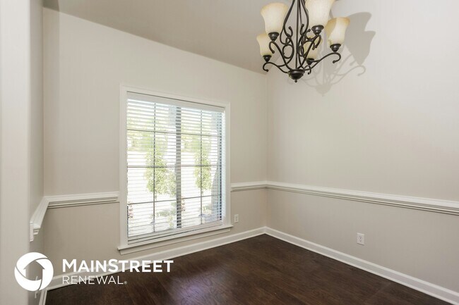 Building Photo - 10105 Cypress Lake Dr N