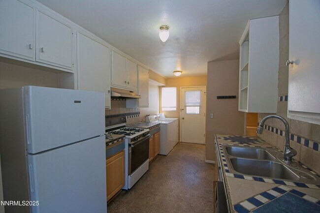 Foto del edificio - 3506 Willow Hills Cir