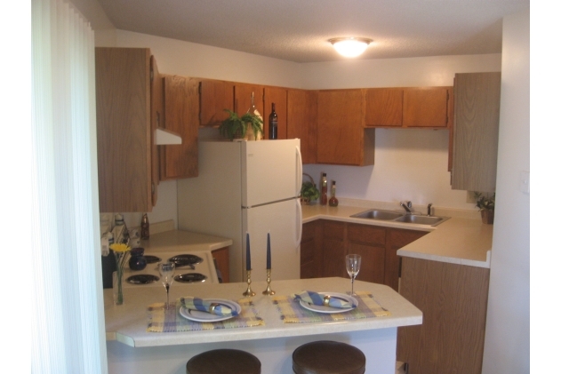 Kitchen - Southcross Village Townhomes