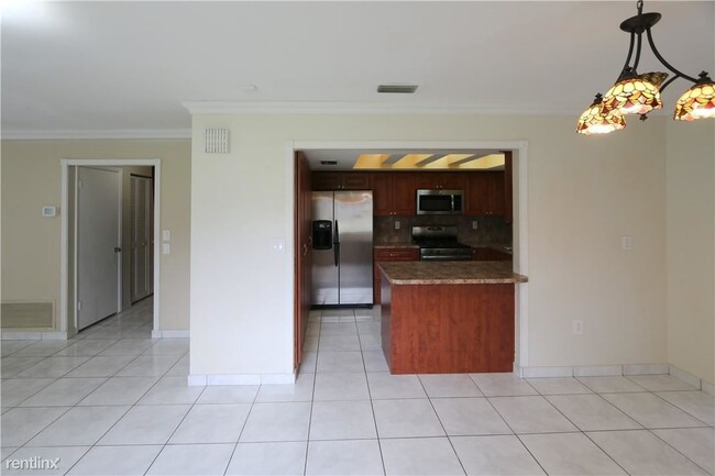 Building Photo - 3 br, 2.5 bath House - 15482 Durnford Dr