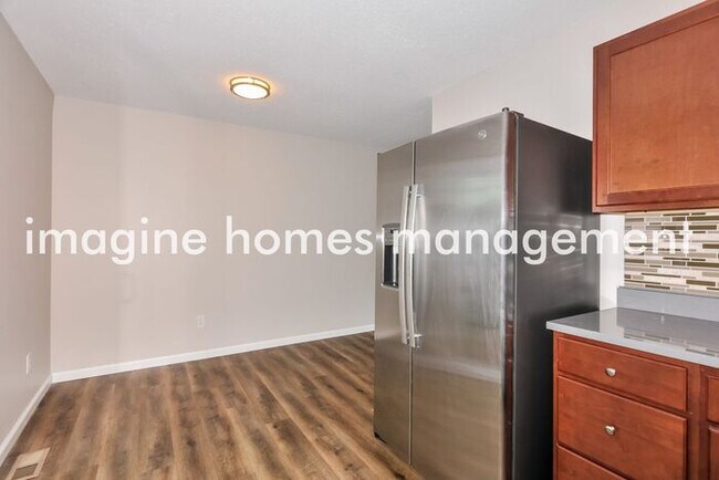 Building Photo - 1536 Sundowner Drive