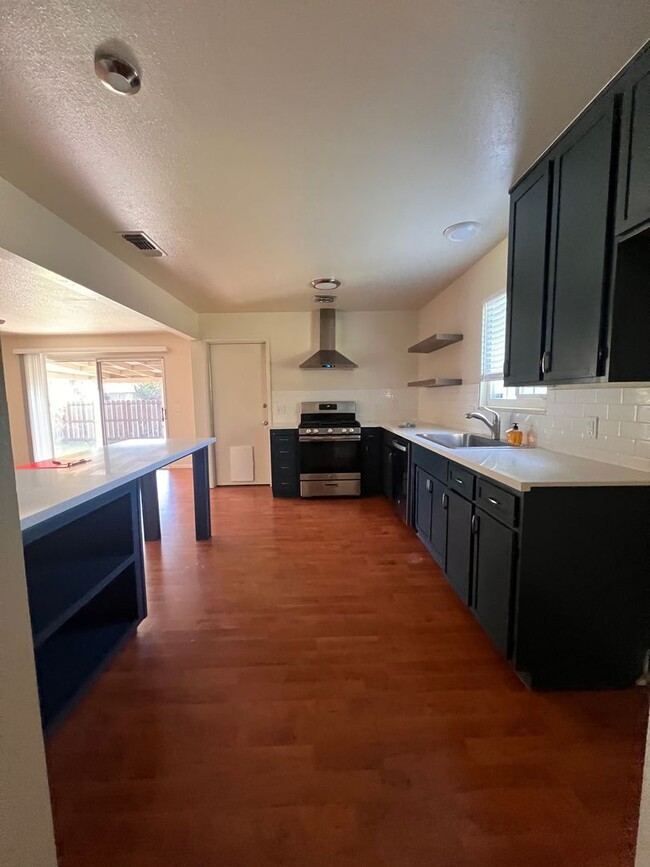 Photo - Available right away - 4 bedroom 2 bath House