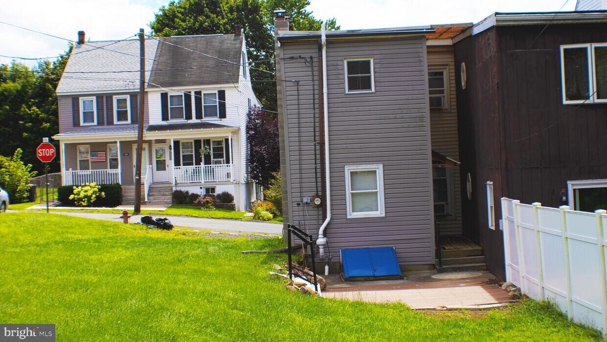 213 WALNUT St, Marlin, PA 17951 Townhome Rentals in Marlin PA