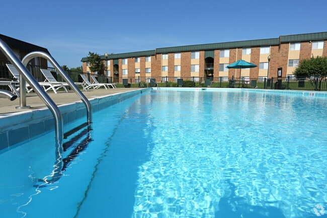 Refreshing Pool - Derby Run Apartments