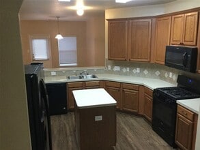 Building Photo - 23511 Hidden Maple Dr