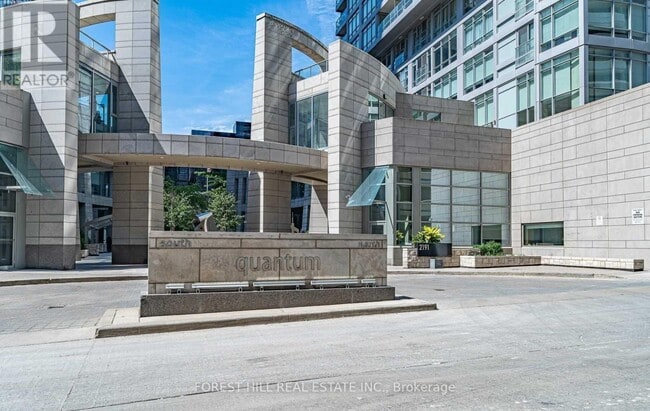 Building Photo - 2191-2191 Yonge St