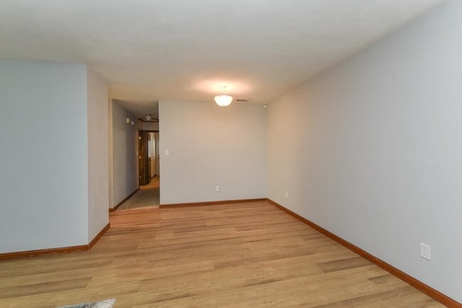 Building Photo - 2043 Gardenbrook Ln