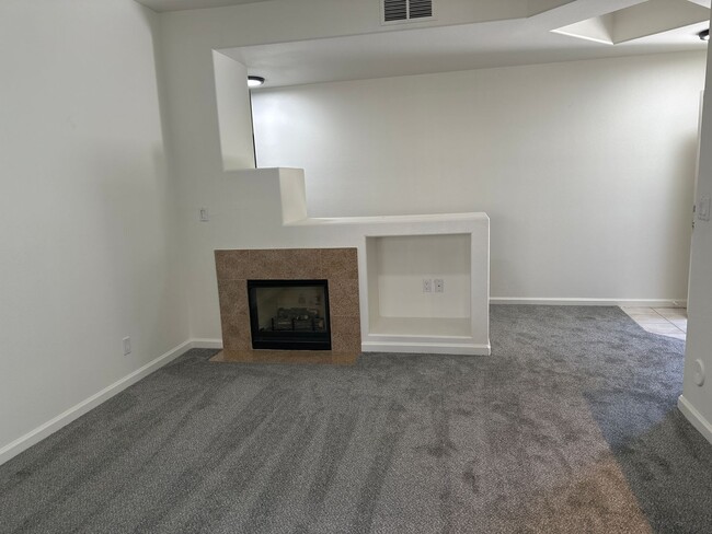 Building Photo - 1 Bedroom ground floor at Tanamera