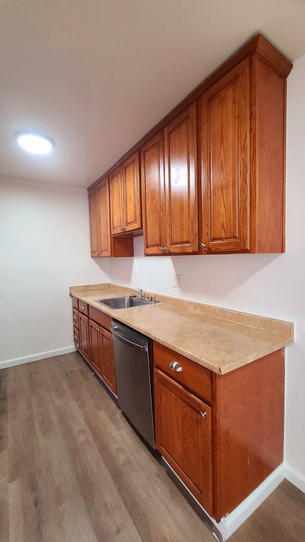 Foto del edificio - 4556 Ashcroft Ave