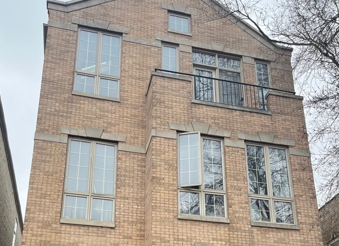 Foto principal - 4426 S Calumet Ave