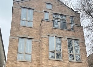 Building Photo - 4426 S Calumet Ave